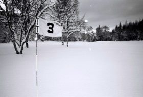 Snow golf